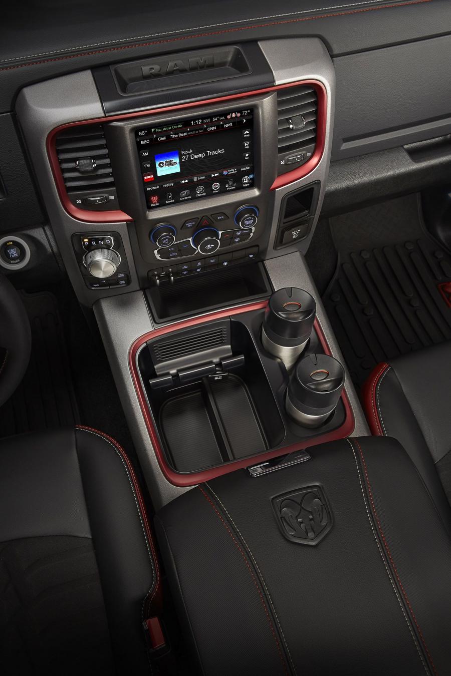  Dodge Ram 1500 Rebel 2015 года  (фото 34 из 54)